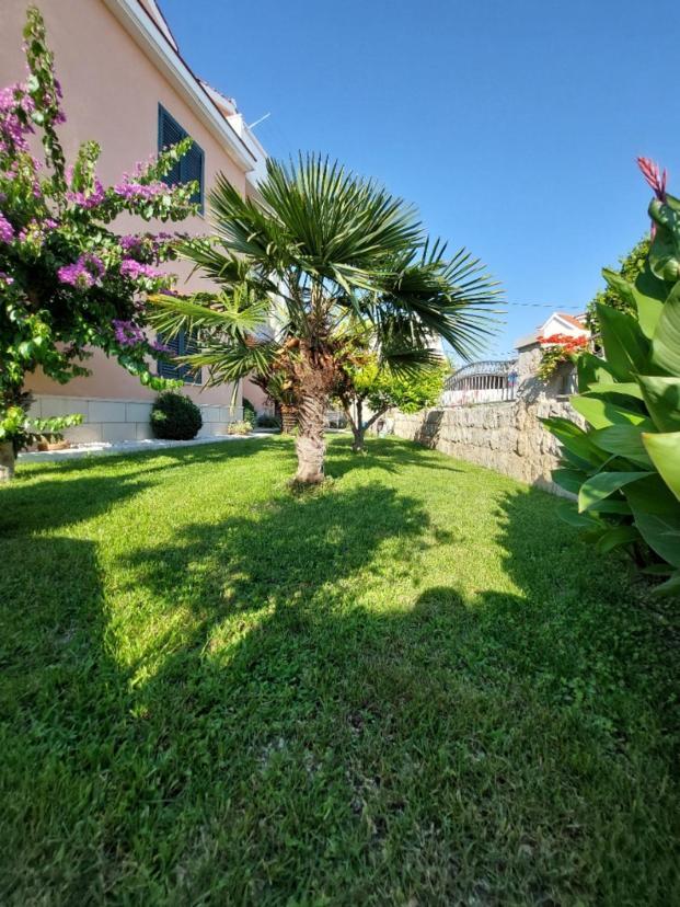 Apartments Maris Vranjic Екстер'єр фото