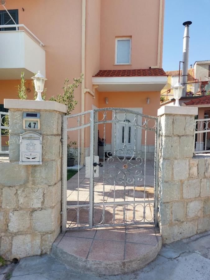 Apartments Maris Vranjic Екстер'єр фото