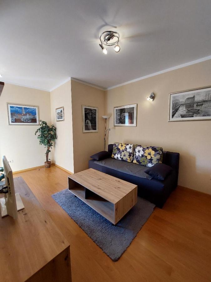 Apartments Maris Vranjic Екстер'єр фото