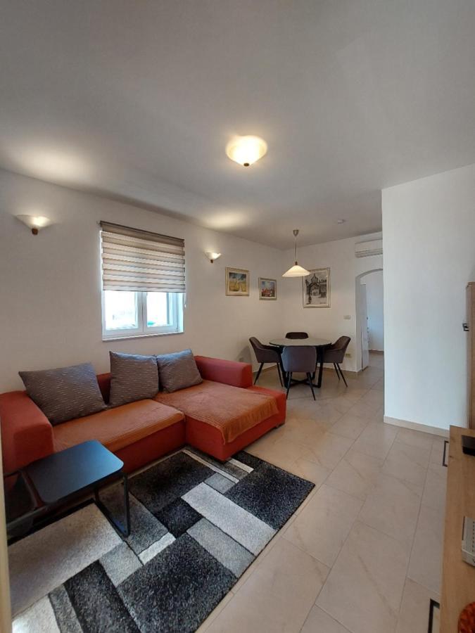 Apartments Maris Vranjic Екстер'єр фото